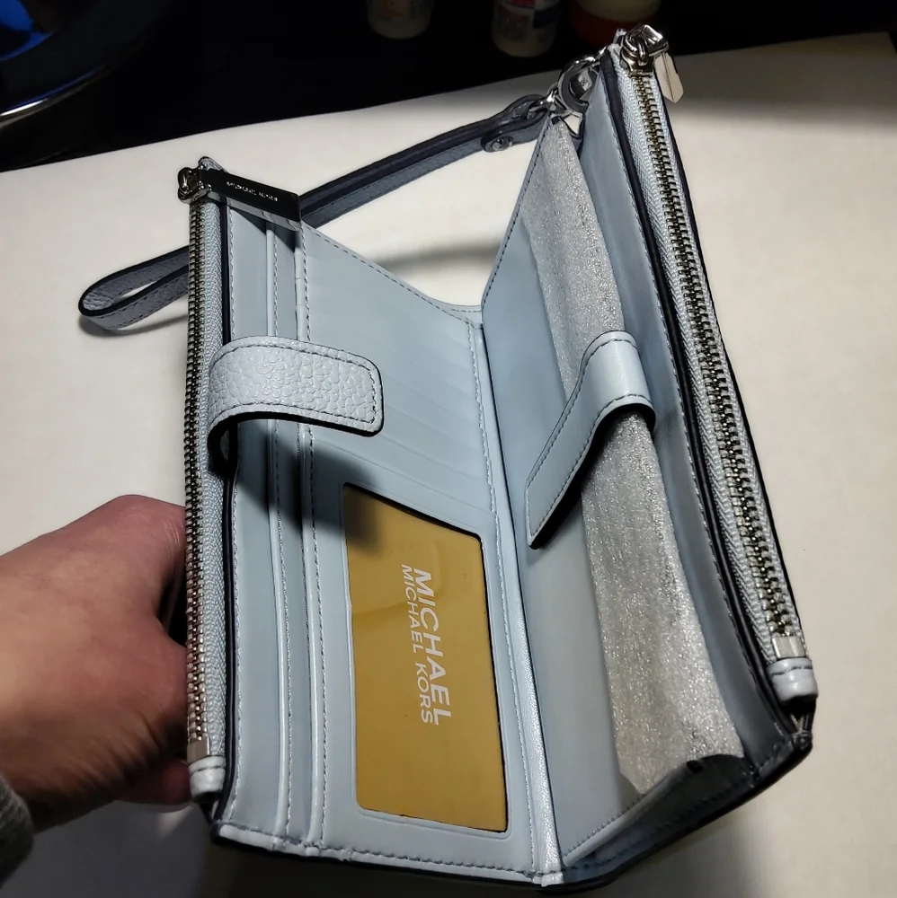 Michael Kors Adele Double Zip Wristlet NWOT - Picture 9 of 11